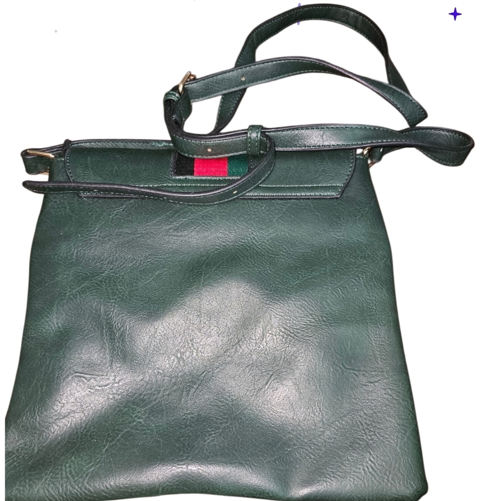Elegant Green Crossbody Bag with Bee Accent - Picture 2 of 10